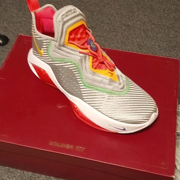 Nike LeBron soldier 14 - Picture 1 of 3